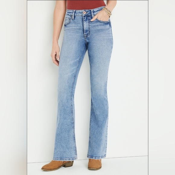 maurices edgely- Light wash flare jeans - Picture 1 of 7